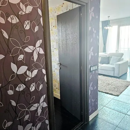 Champagne Mamaia