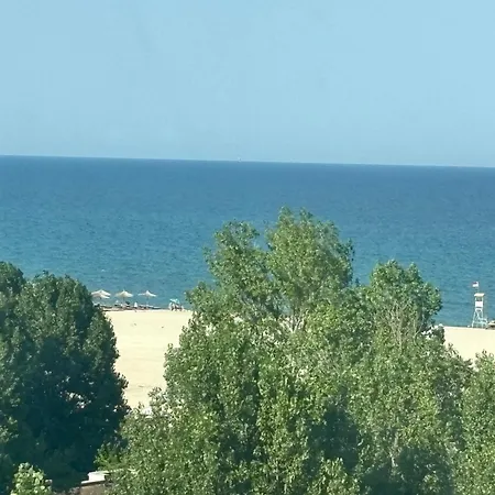 Apartment Champagne Mamaia